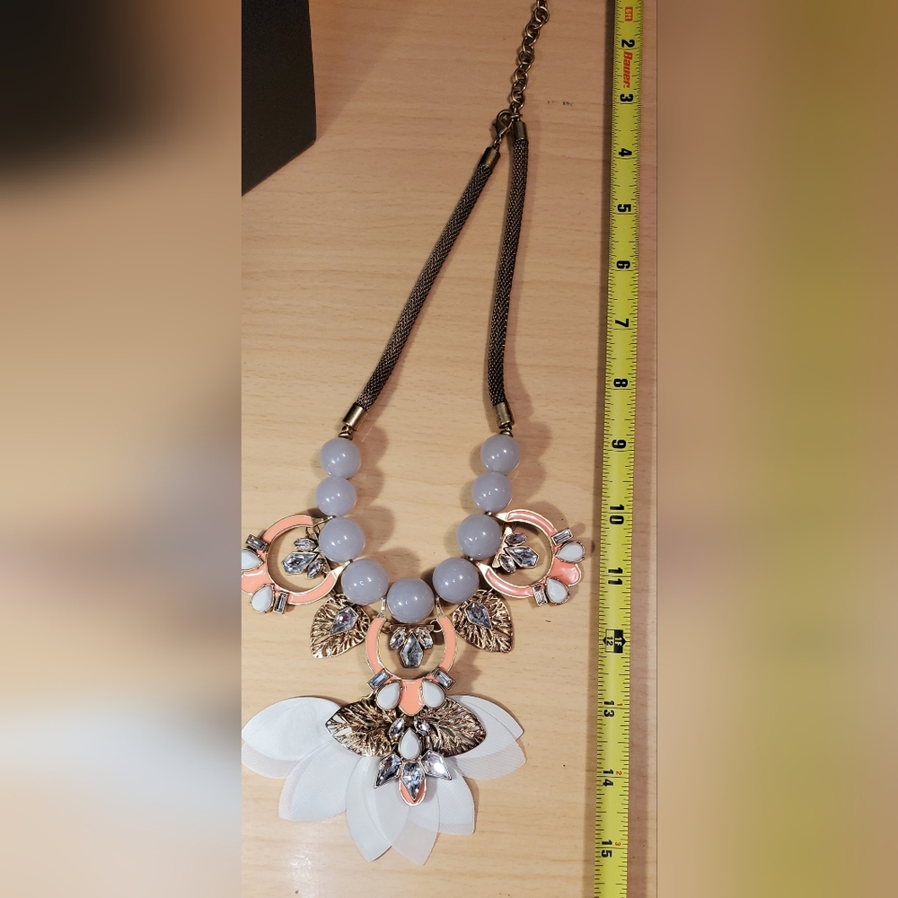 Stella and Dot Statement Necklace - Picture 7 of 9